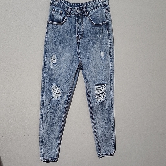 Distressed Womens Jeans Light Wash Size XS Rips Holes Distroyed Acis Wash Y2K - Picture 1 of 10